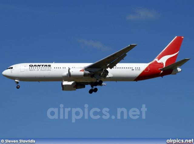 VH-OGM, Boeing 767-300ER, Qantas