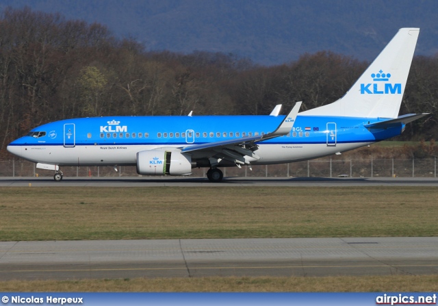 PH-BGL, Boeing 737-700, KLM Royal Dutch Airlines