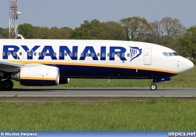 EI-EFK, Boeing 737-800, Ryanair