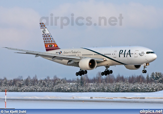 AP-BHX, Boeing 777-200ER, Pakistan International Airlines (PIA)