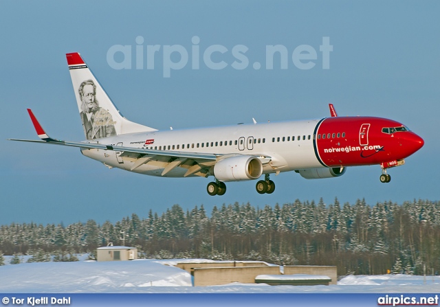 LN-NOG, Boeing 737-800, Norwegian Air Shuttle