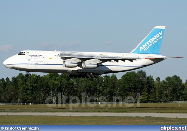 UR-82073, Antonov An-124-100 Ruslan, Antonov