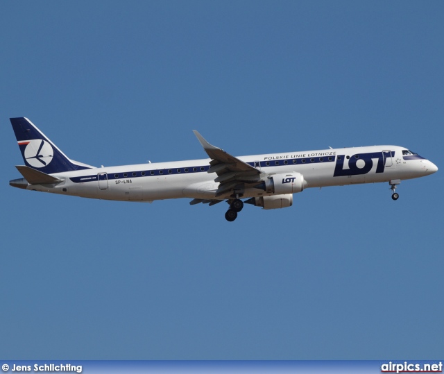 SP-LNA, Embraer ERJ 190-200LR (Embraer 195), LOT Polish Airlines