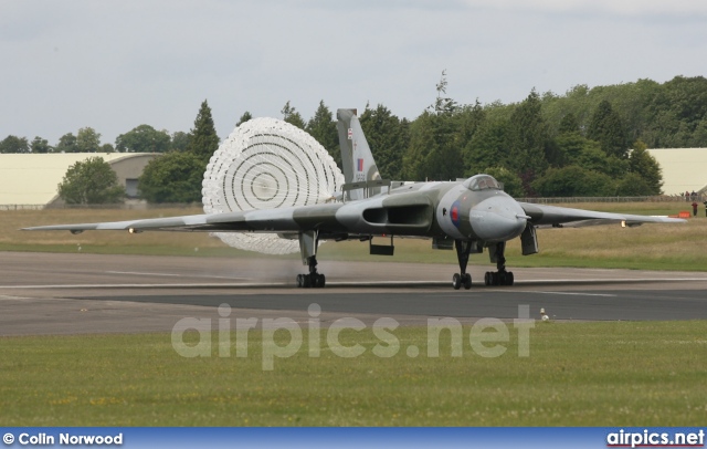 G-VLCN, Avro Vulcan-B.2, Private