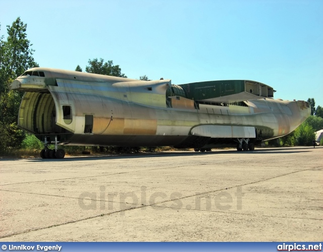 Antonov An-225 Mriya, Antonov