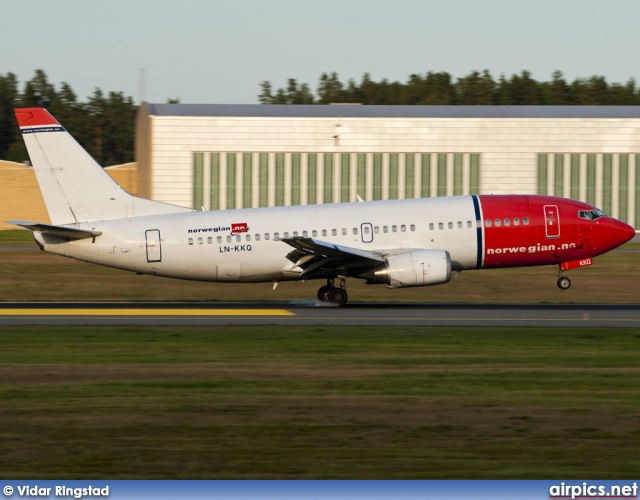 LN-KKQ, Boeing 737-300, Norwegian Air Shuttle