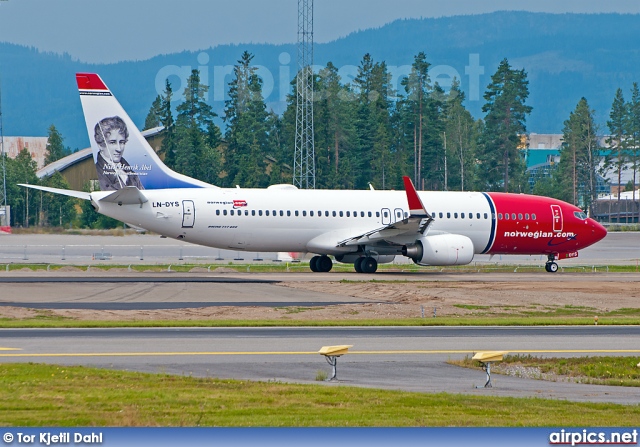 LN-DYS, Boeing 737-800, Norwegian Air Shuttle