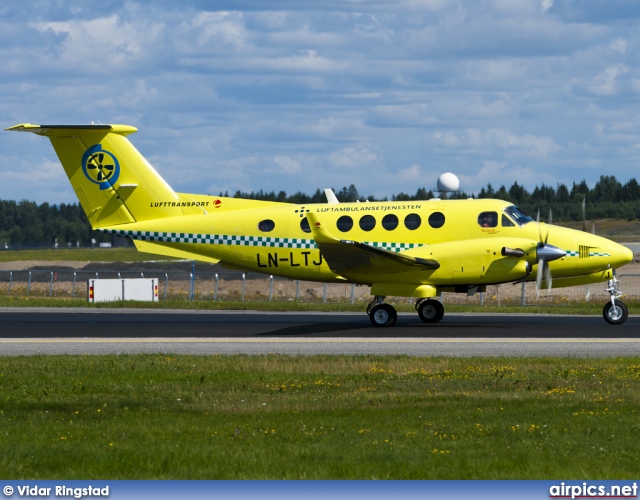 LN-LTJ, Beechcraft B200-GT King Air, Lufttransport