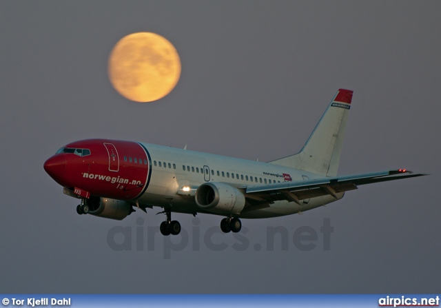 LN-KKS, Boeing 737-300, Norwegian Air Shuttle