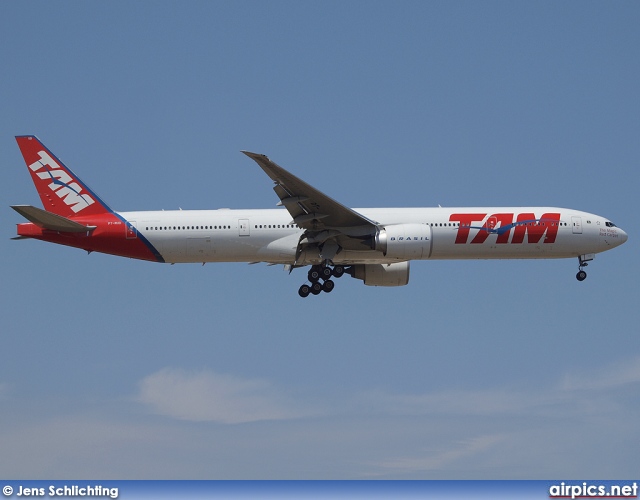 PT-MUD, Boeing 777-300ER, TAM Linhas Aereas