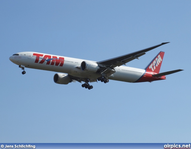 PT-MUB, Boeing 777-300ER, TAM Linhas Aereas