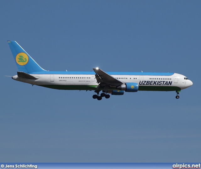 UK67002, Boeing 767-300ER, Uzbekistan Airways