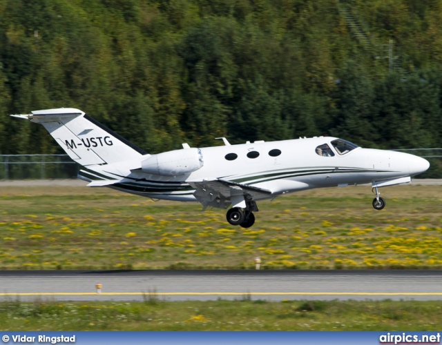 M-USTG, Cessna 510-Citation Mustang, Private