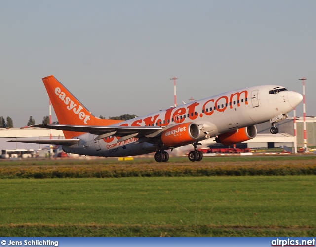 G-EZKD, Boeing 737-700, easyJet