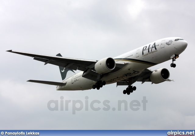 AP-BGK, Boeing 777-200ER, Pakistan International Airlines (PIA)