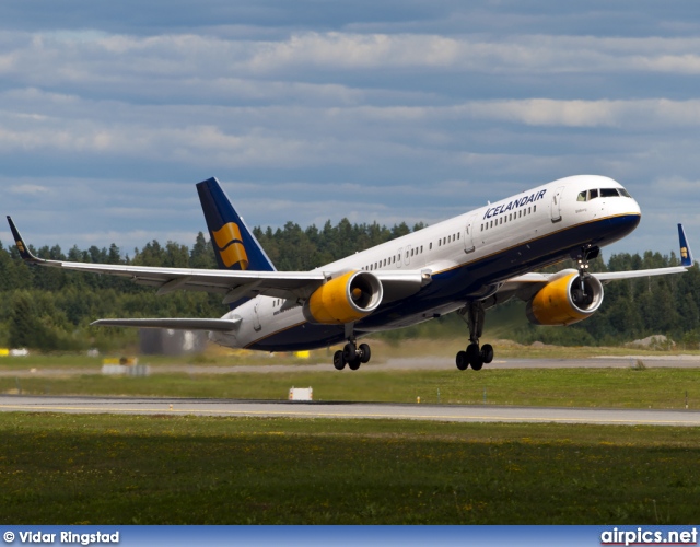 TF-FIN, Boeing 757-200, Icelandair