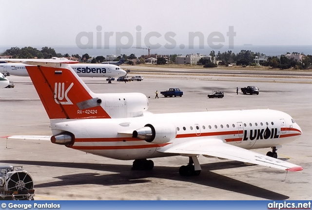 RA-42424, Yakovlev Yak-42-D, Lukoil