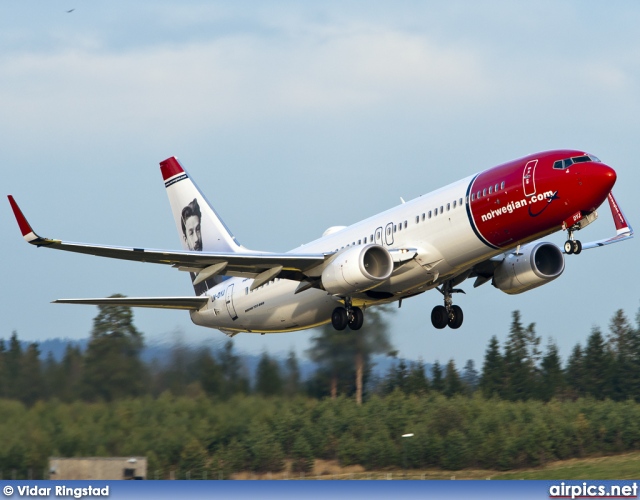 LN-DYJ, Boeing 737-800, Norwegian Air Shuttle