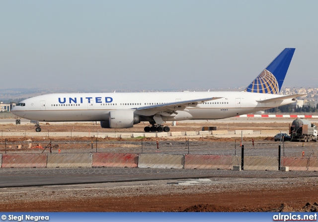 N78002, Boeing 777-200ER, United Airlines