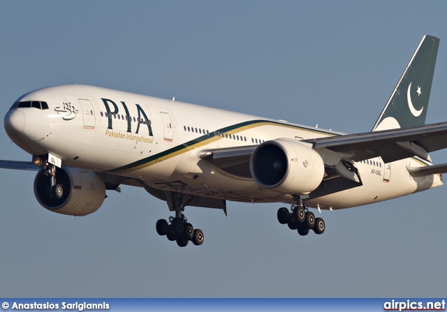 AP-BGL, Boeing 777-200ER, Pakistan International Airlines (PIA)