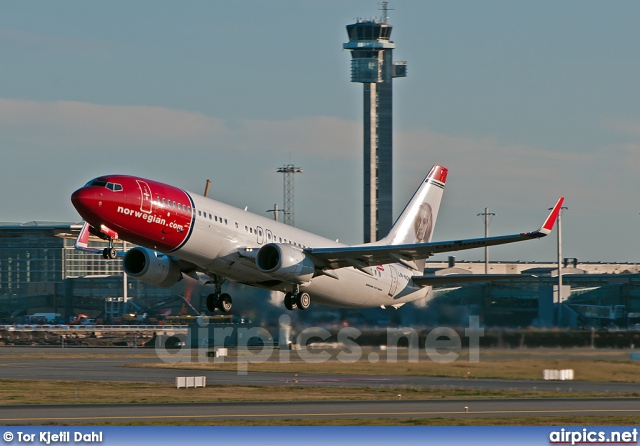 LN-NON, Boeing 737-800, Norwegian Air Shuttle