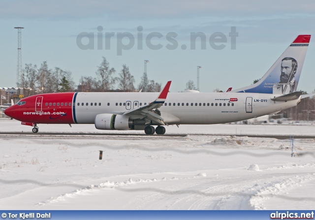 LN-DYI, Boeing 737-800, Norwegian Air Shuttle