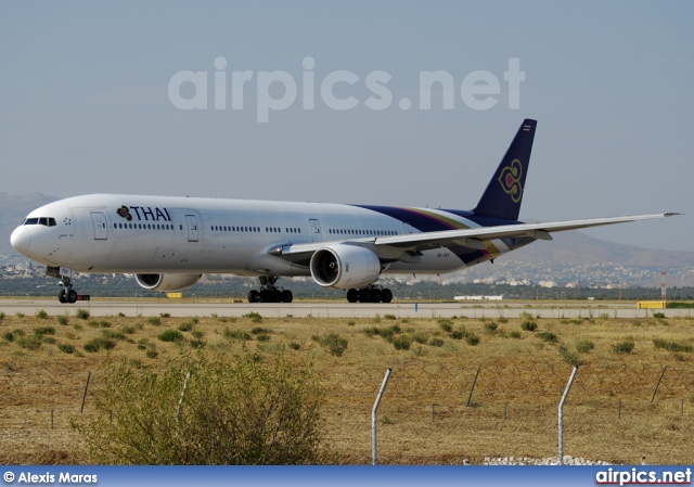 HS-TKF, Boeing 777-300, Thai Airways