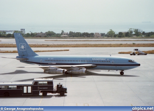 OY-APV, Boeing 720-B, Maersk Air