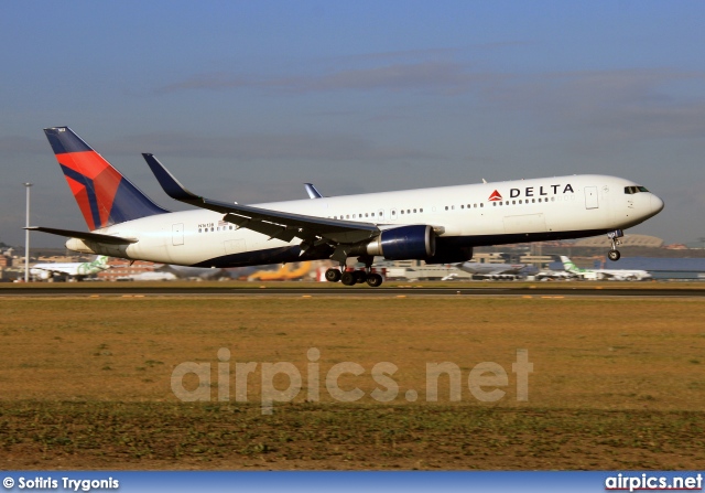 N1613B, Boeing 767-300ER, Delta Air Lines