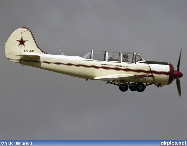 LN-LBS, Aerostar IAK-52-W, Private