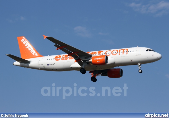 G-EZUT, Airbus A320-200, easyJet