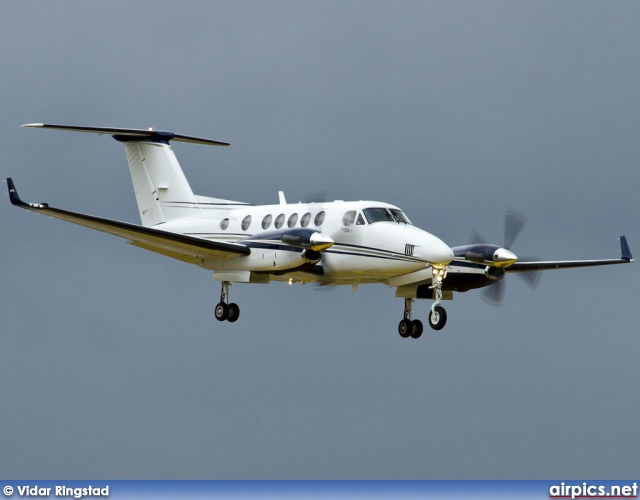 N8134Y, Beechcraft B200-GT King Air, Private