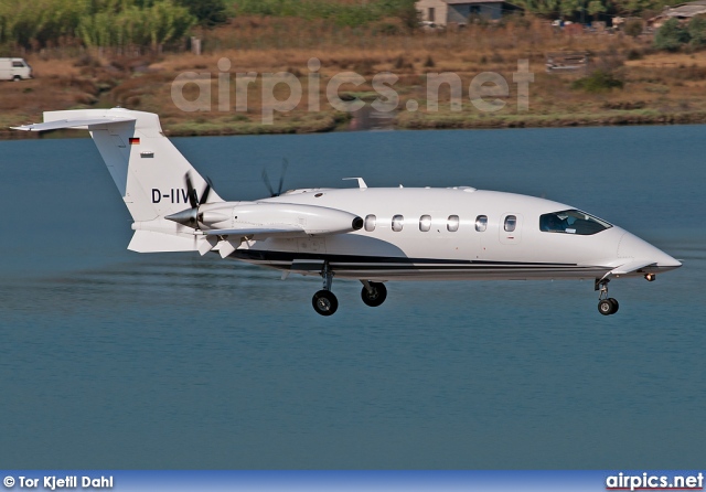 D-IIVA, Piaggio P180 Avanti, Private