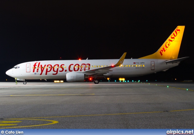 TC-APH, Boeing 737-800, Pegasus Airlines