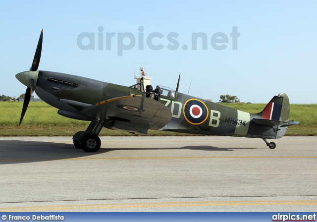 G-ASJV, Supermarine Spitfire-Mk.IXB, Private