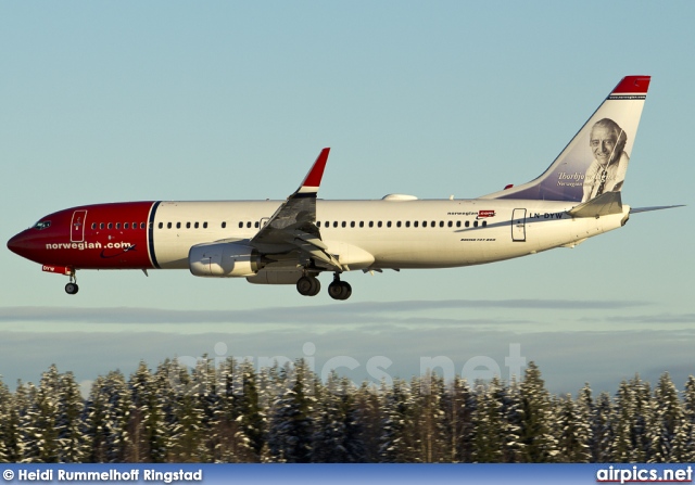 LN-DYW, Boeing 737-800, Norwegian Air Shuttle