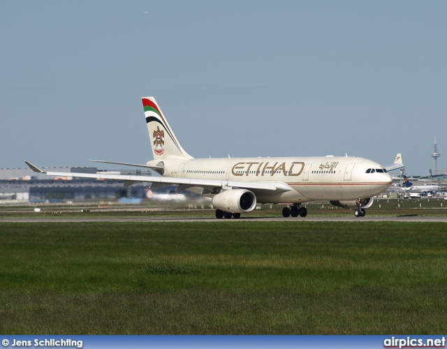 A6-EYN, Airbus A330-200, Etihad Airways