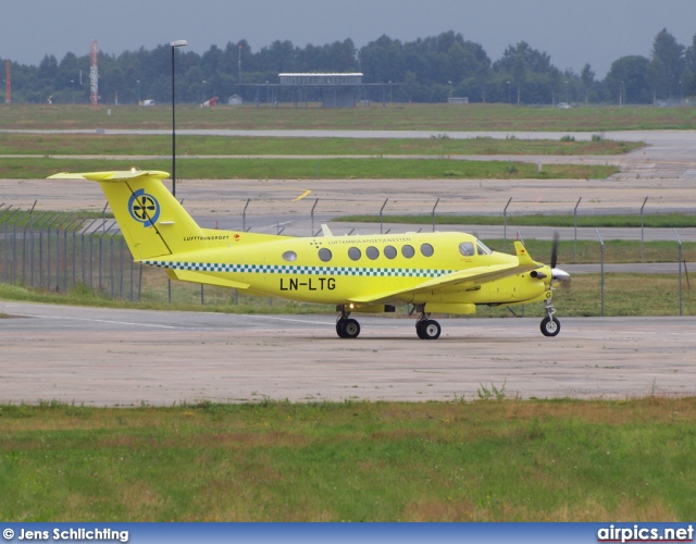 LN-LTG, Beechcraft B200 King Air, Lufttransport