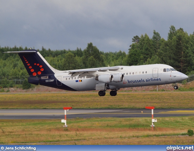 OO-DWF, British Aerospace Avro RJ100, Brussels Airlines