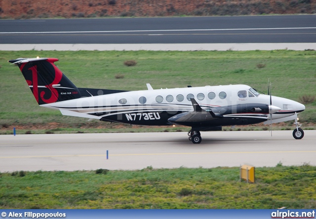 N733EU, Beechcraft 350 Super King Air, Private