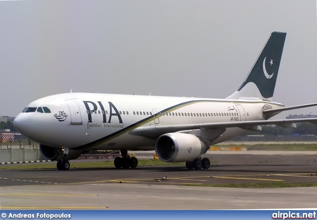 AP-BEC, Airbus A310-300, Pakistan International Airlines (PIA)