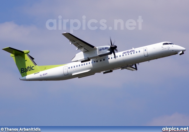 YL-BAH, De Havilland Canada DHC-8-400Q Dash 8, Air Baltic