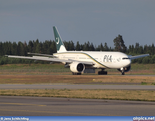 AP-BGJ, Boeing 777-200ER, Pakistan International Airlines (PIA)