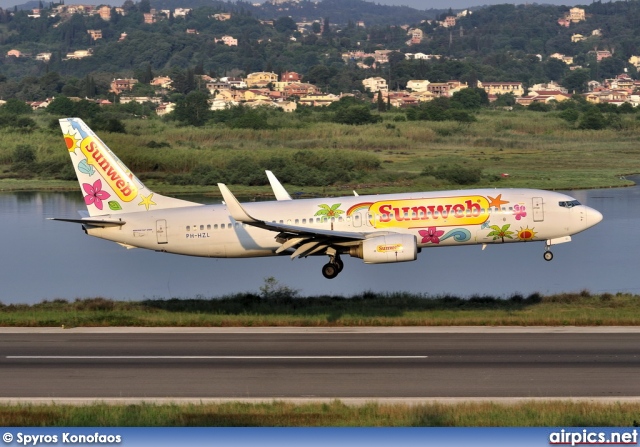 PH-HZL, Boeing 737-800, Transavia