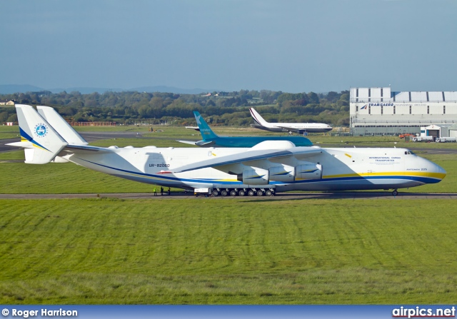 UR-82060, Antonov An-225 Mriya, Antonov