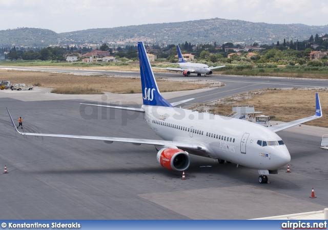 LN-TUJ, Boeing 737-700, Scandinavian Airlines System (SAS)