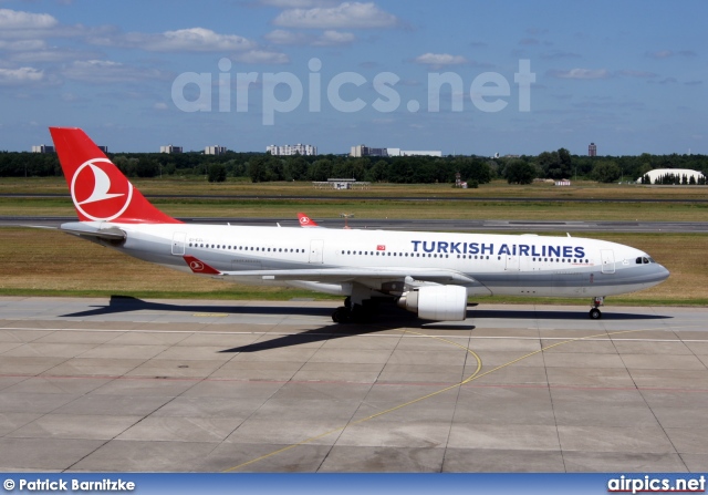 EI-EZL, Airbus A330-200, Turkish Airlines