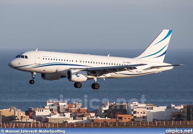 LY-VEU, Airbus A319-100, Avion Express