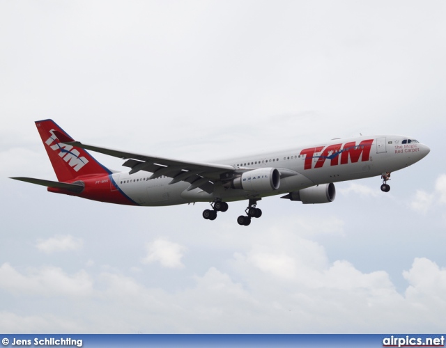 PT-MVK, Airbus A330-200, TAM Linhas Aereas