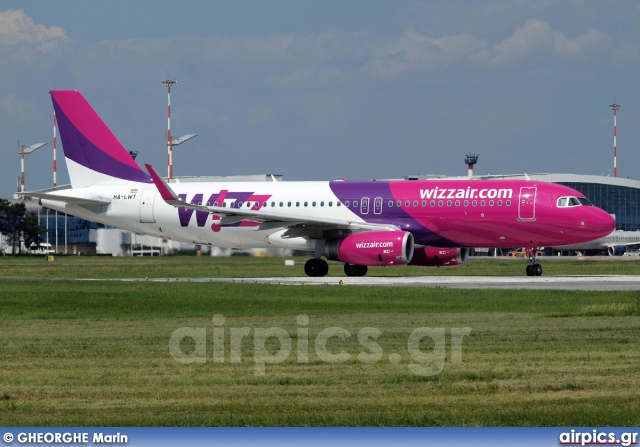 HA-LWT, Airbus A320-200, Wizz Air